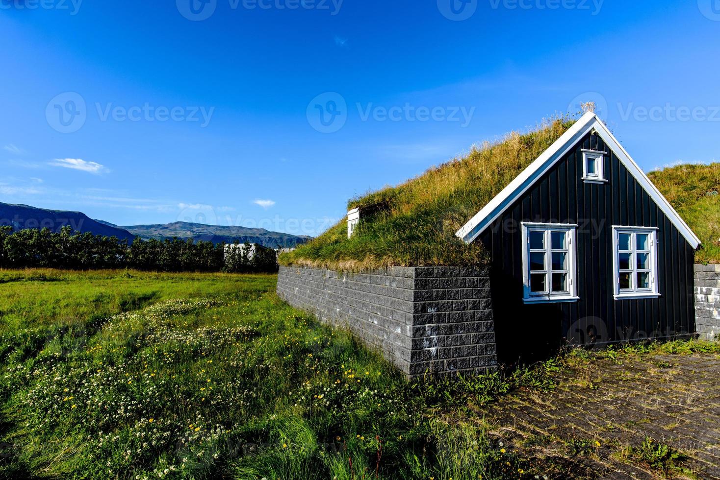 2021 08 10 snaefellsnes Haus mit Grasdach foto