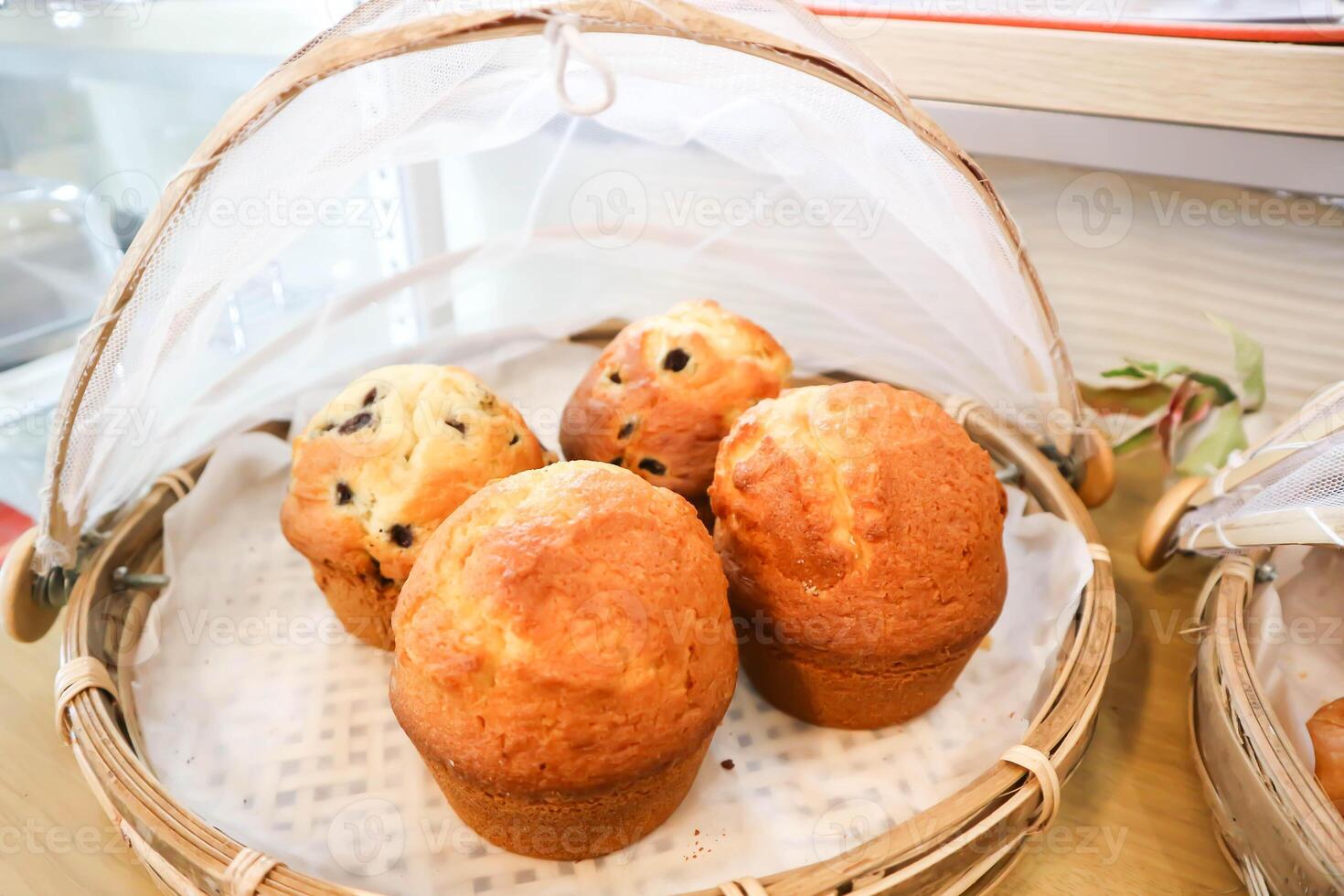 Muffins oder Blaubeere Muffins im das Tablett foto