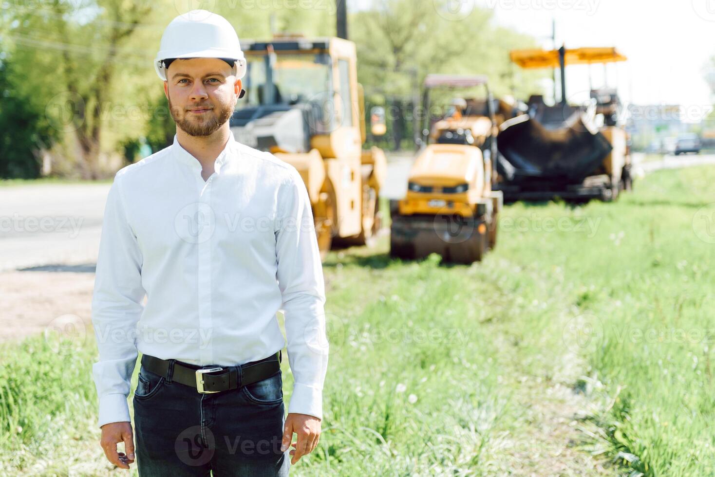 Ingenieurwesen Konstruktion Unternehmen, ist Gebäude ein Neu Straße Arbeiten foto