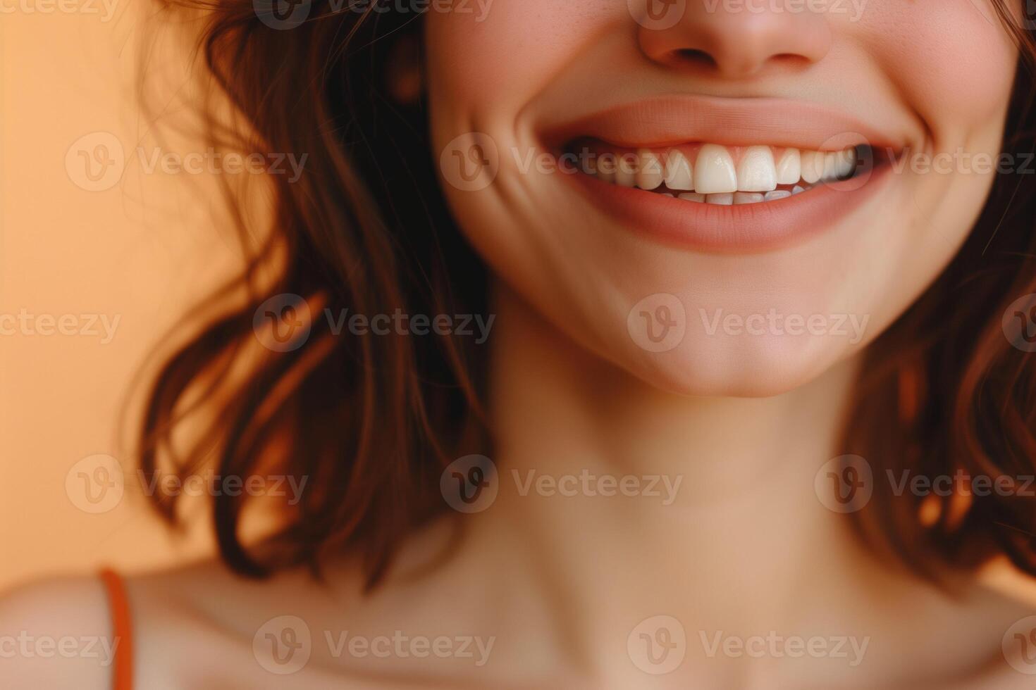 ai generiert Nahansicht Schönheit Porträt von ein lächelnd Frau foto