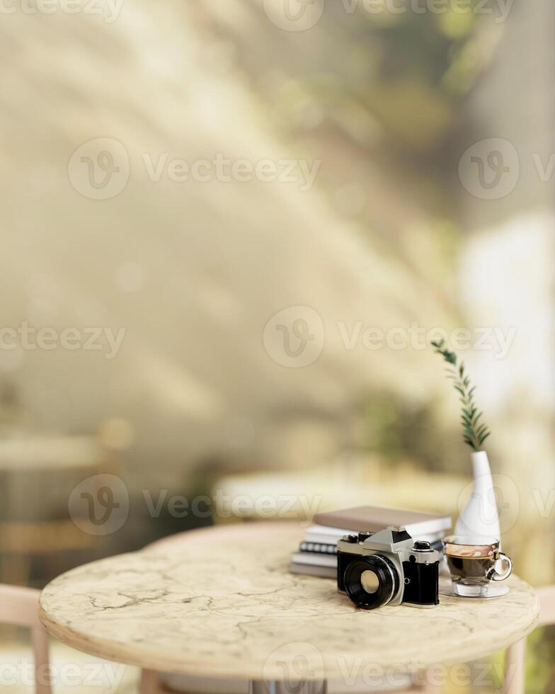 ein runden neutral Marmor Tabelle mit ein Kamera, ein Kaffee Tasse, Bücher, und ein Keramik Vase im ein hell Zimmer foto