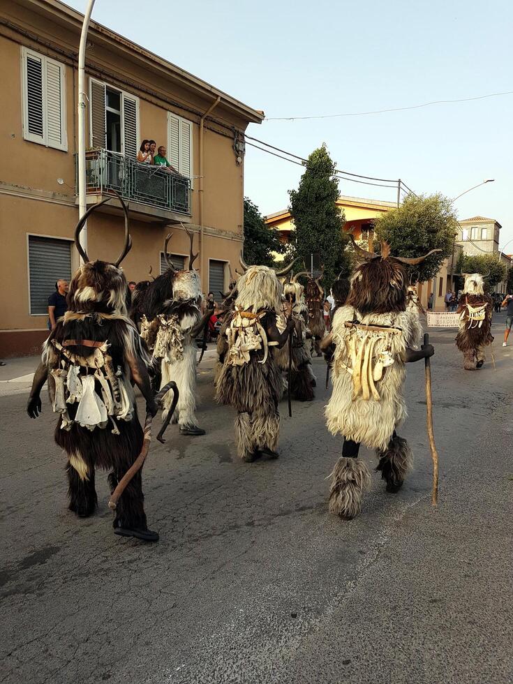 uralt Riten, Masken und Traditionen im Sardinien. foto