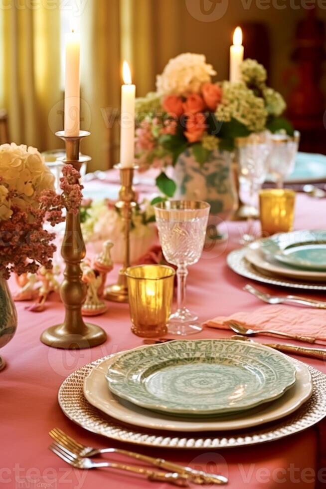 romantisch Urlaub Tischlandschaft, formal Abendessen Tabelle Einstellung, Tabelle scape mit Rosa Land Stil Dekoration zum Hochzeit und Veranstaltung Feier, foto