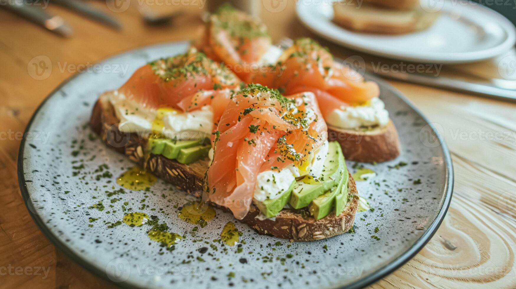 Avocado Toast mit geräuchert Lachs zum Frühstück, hausgemacht Küche und traditionell Essen, Land Leben foto