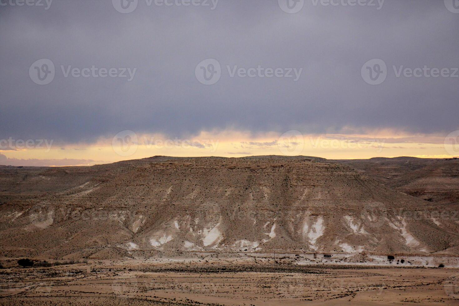 das negev ist ein Wüste im das Mitte Ost, gelegen im Israel und besetzend Über 60 von es ist Gebiet. foto