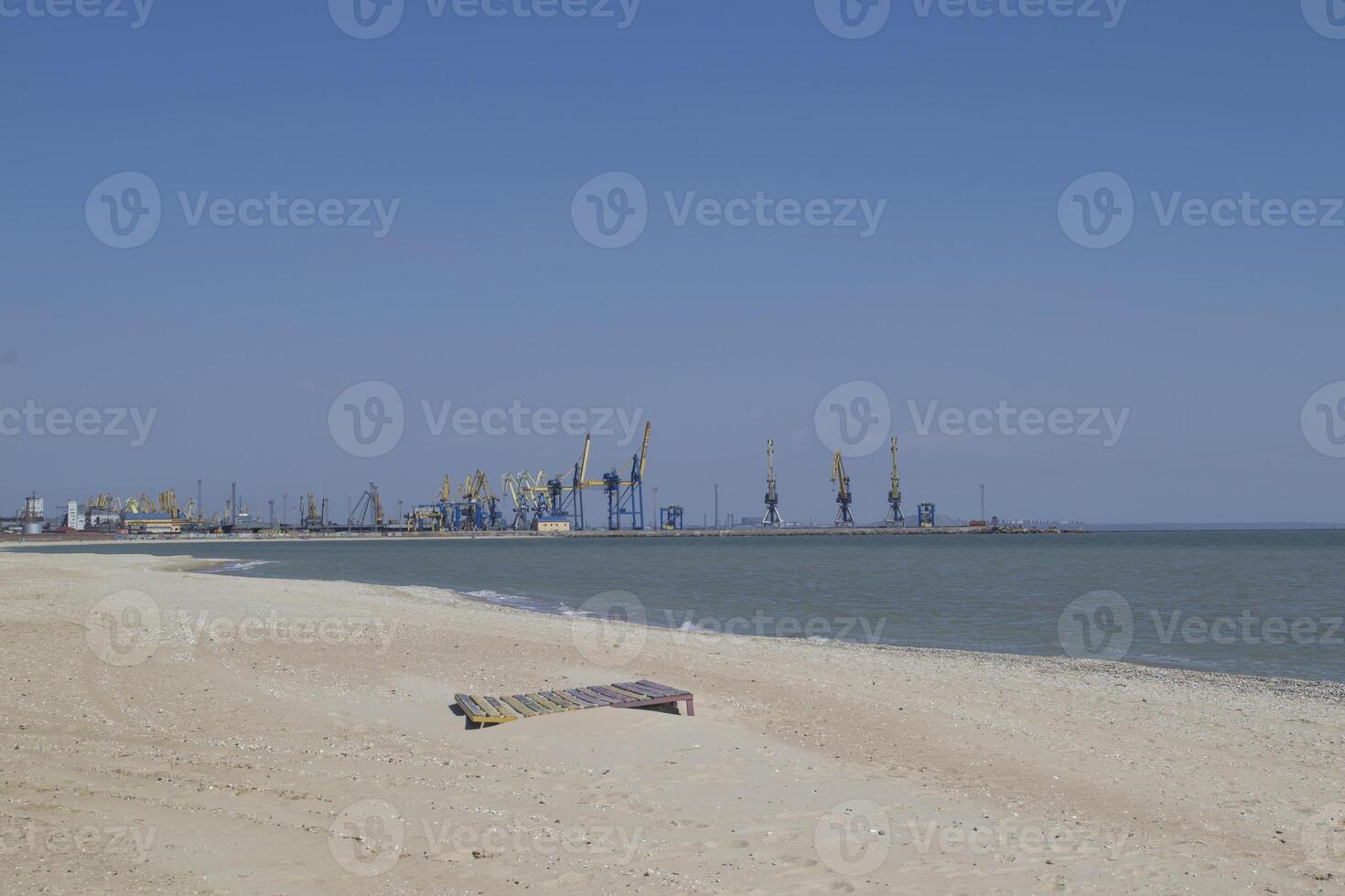 Strand auf ein sonnig Tag. foto