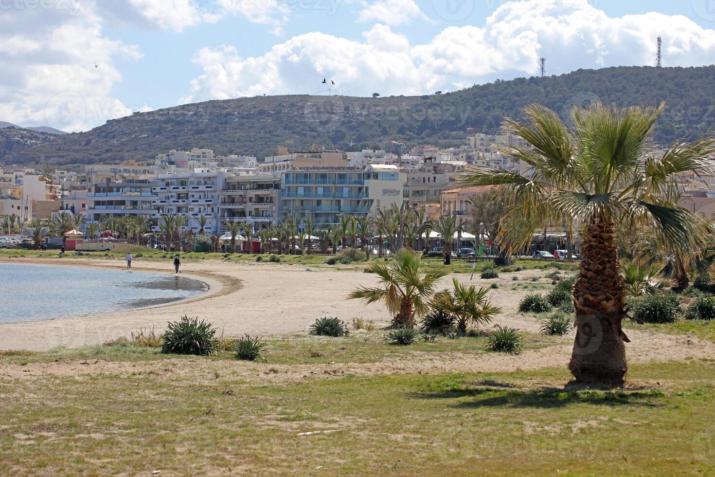 Rethymno, Griechenland, Freitag 15 März 2024 Kreta Insel Ferien erkunden das Stadt alt Hafen Riviera Luxus Yachten schließen oben Sommer- Hintergrund Karneval Jahreszeit hoch Qualität groß Größe Drucke foto