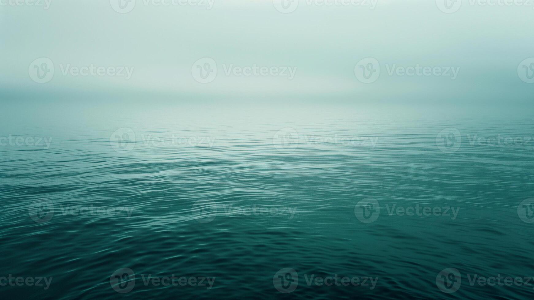 Blau Meer Wasser Oberfläche mit Wellen. natürlich Hintergrund und Textur. foto