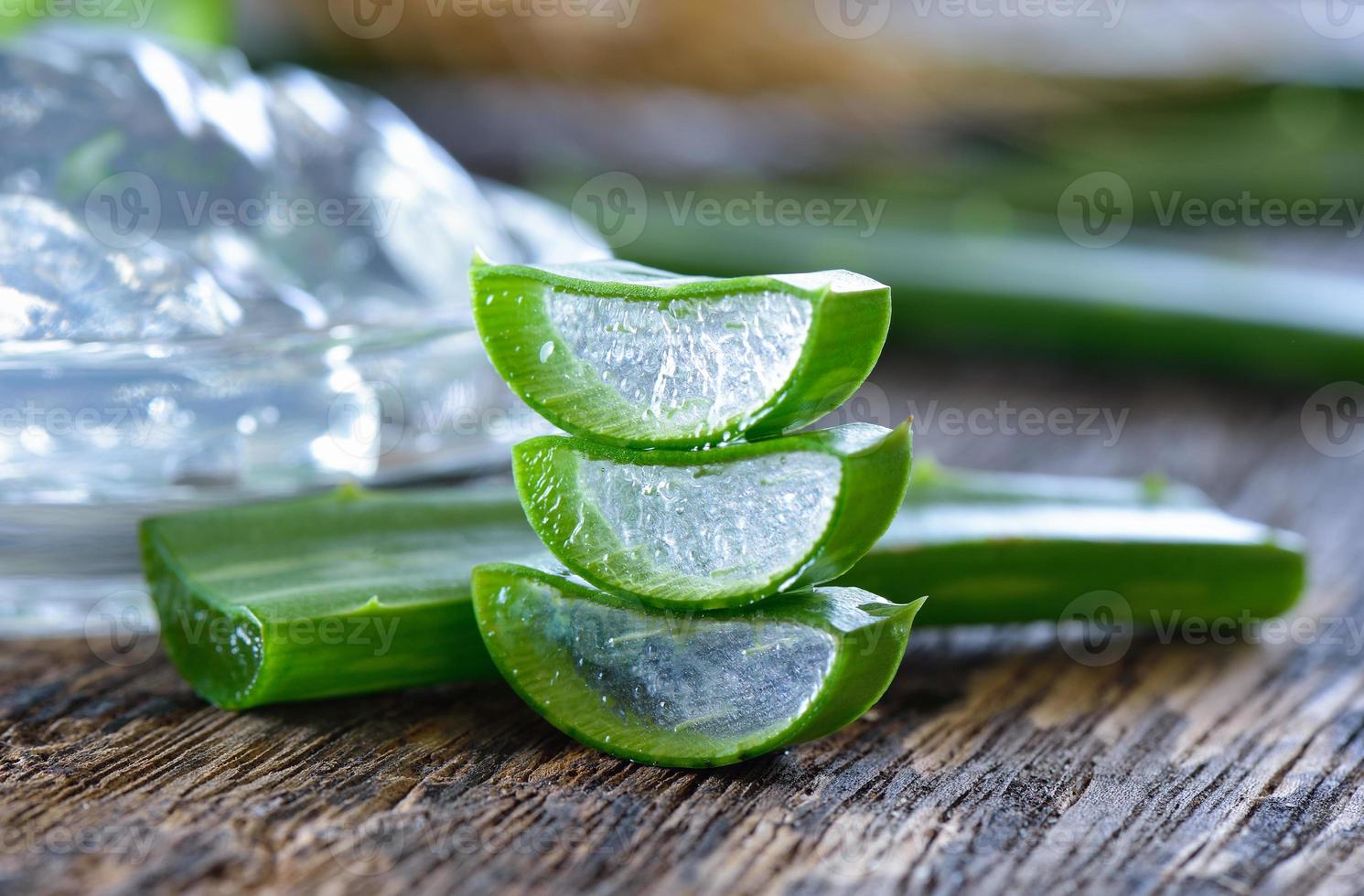 Aloe Vera auf Holz foto