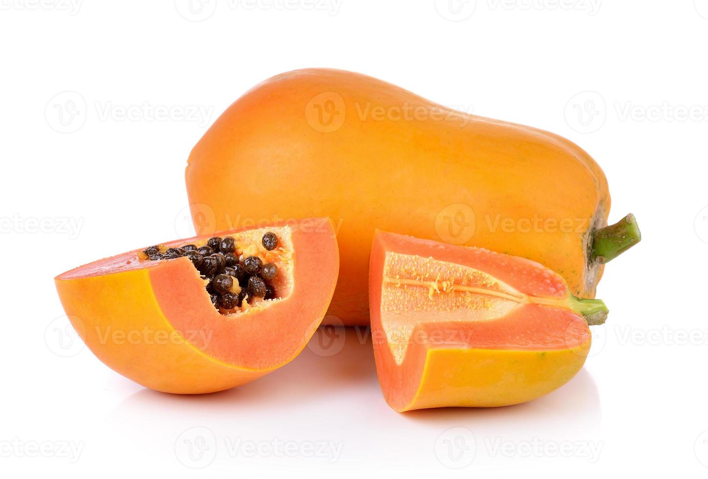 Papaya auf weißem Hintergrund foto