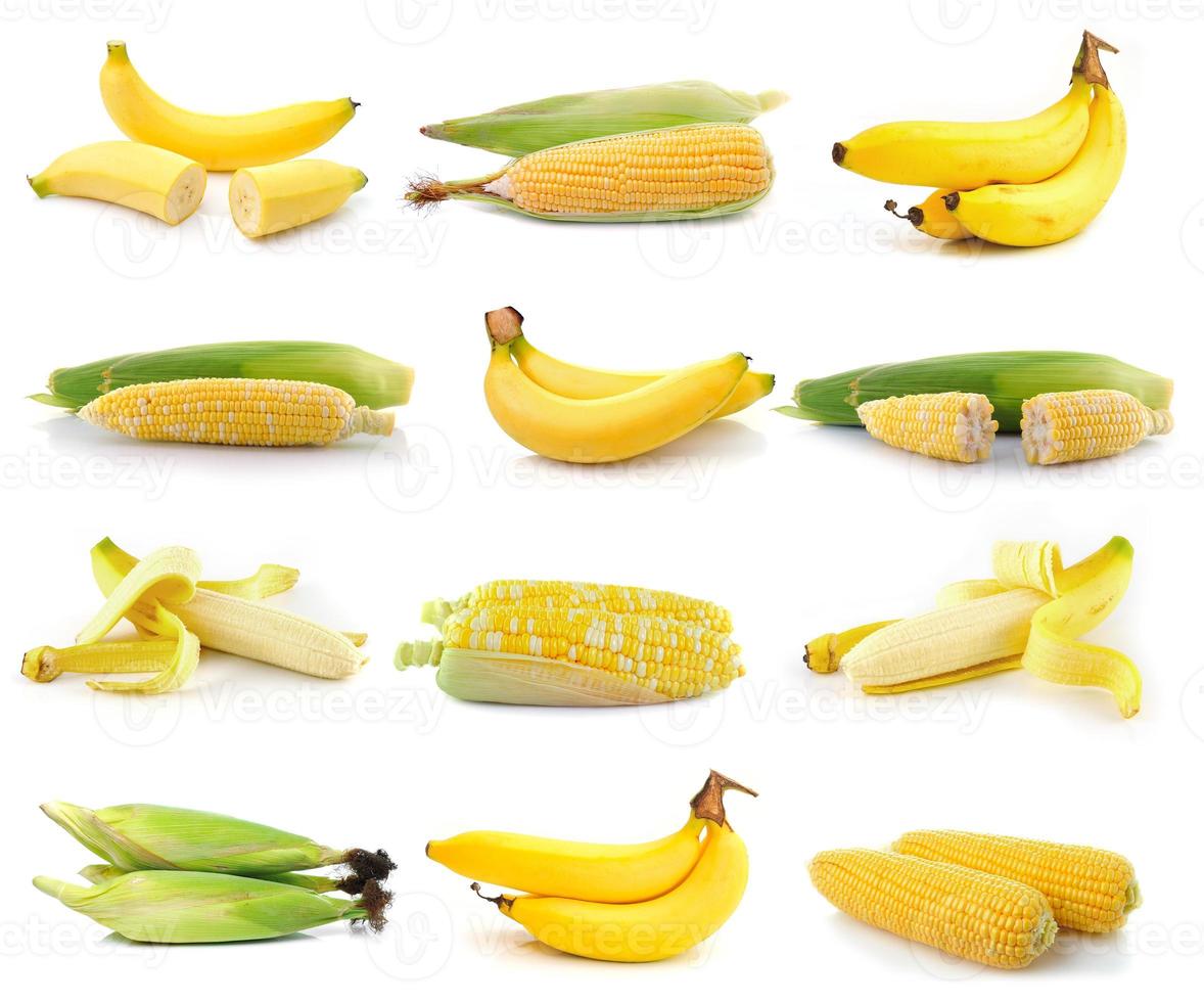 Mais und Banane auf weißem Hintergrund foto