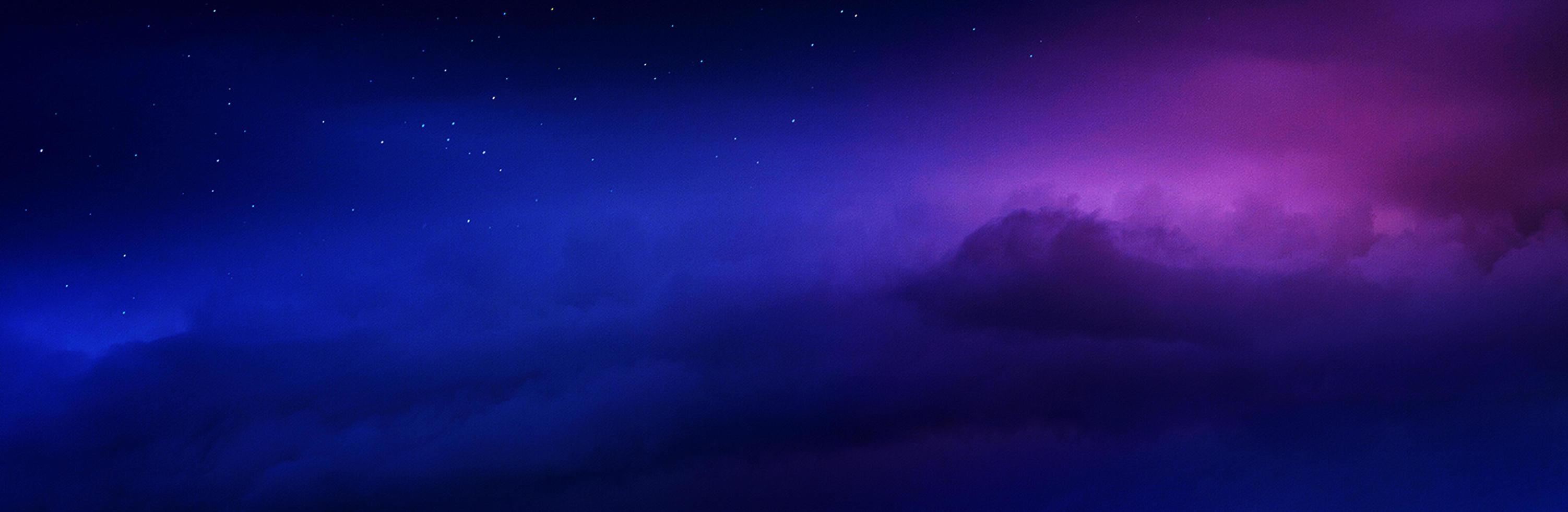 hell leuchtend lila farben echt romantischer sonnenuntergang himmel foto