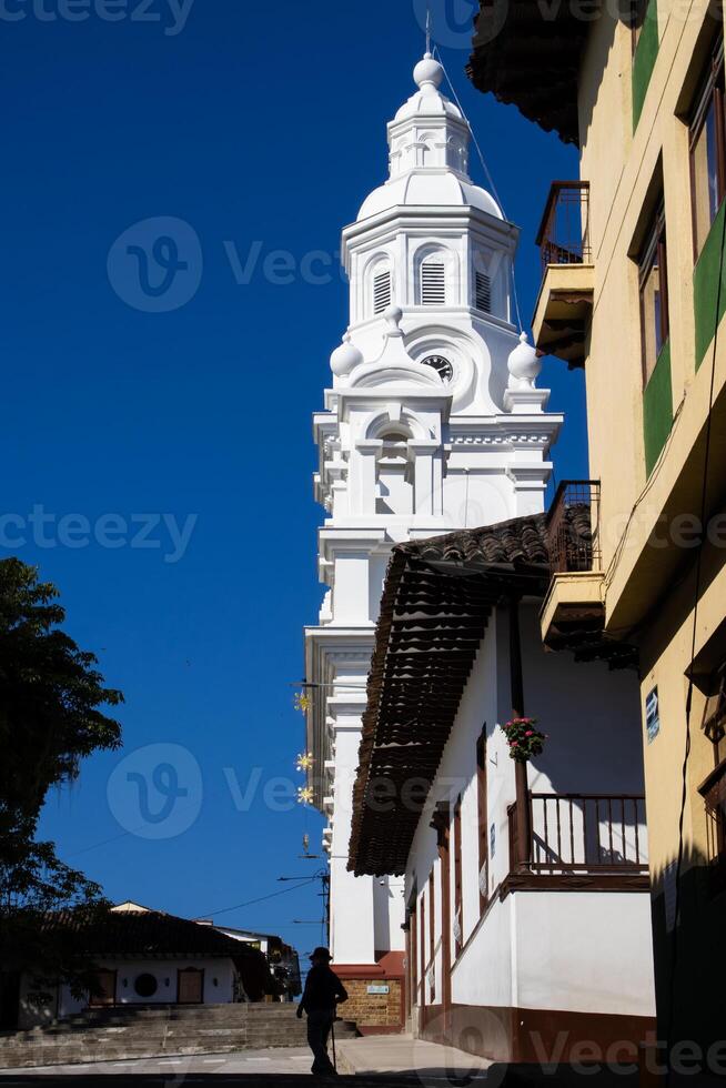 schön sonnig Tag beim das Erbe Stadt, Dorf von salami gelegen beim das caldas Abteilung im Kolumbien. foto