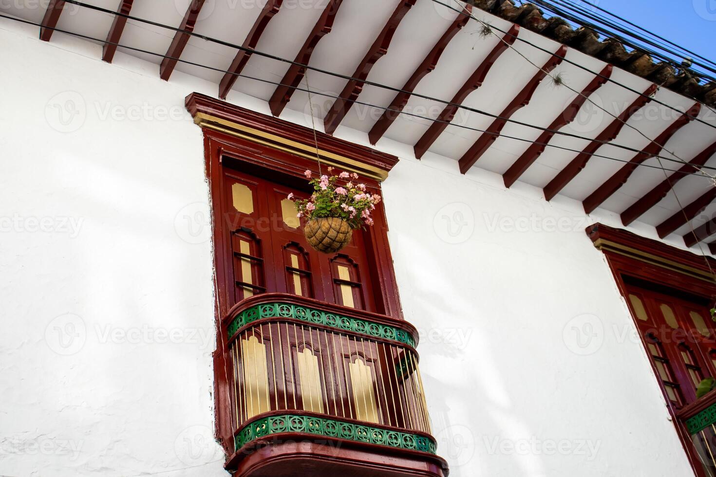 schön Fassade von das Häuser beim das historisch Innenstadt von das Erbe Stadt, Dorf von salami gelegen beim das caldas Abteilung im Kolumbien. foto