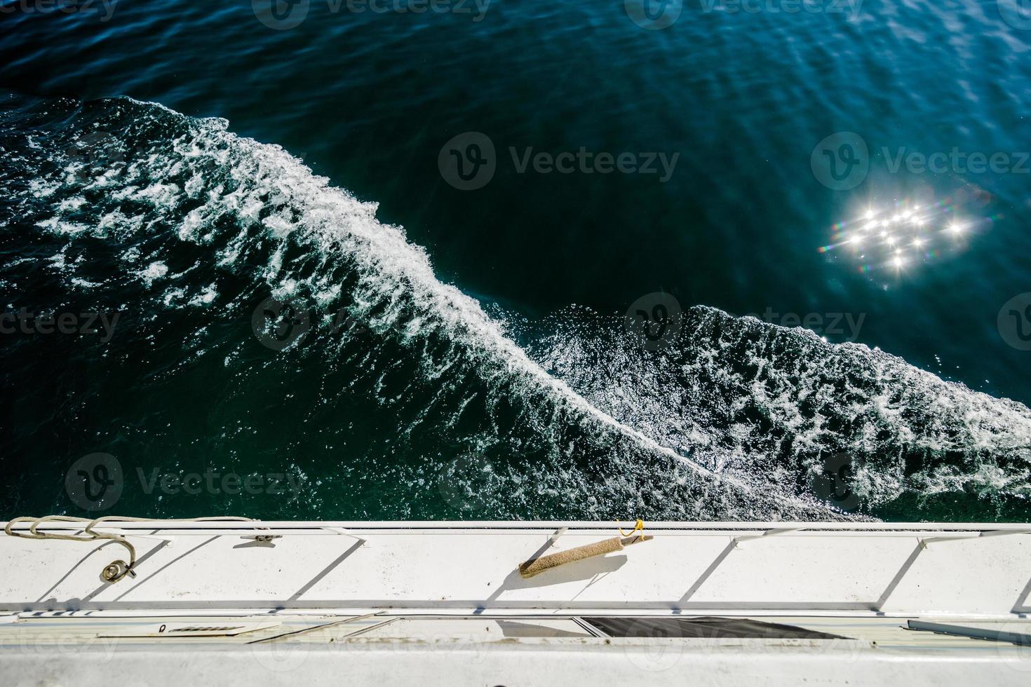 Wellenhintergrund erstellt, aber ein großes Boot foto