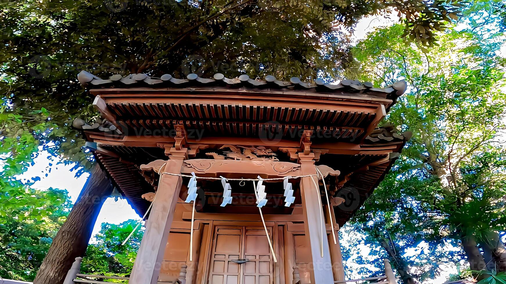 Hiatsuka Schrein, ein Schrein im Kaminakazato, Kita-Ku, Tokio, Japan. es hat gewesen Verankerung hachiman Taro Abonnieren Nein yoshiie, ein Held von das spät heian Zeitraum, und seine zwei jünger Brüder seit 1118. foto