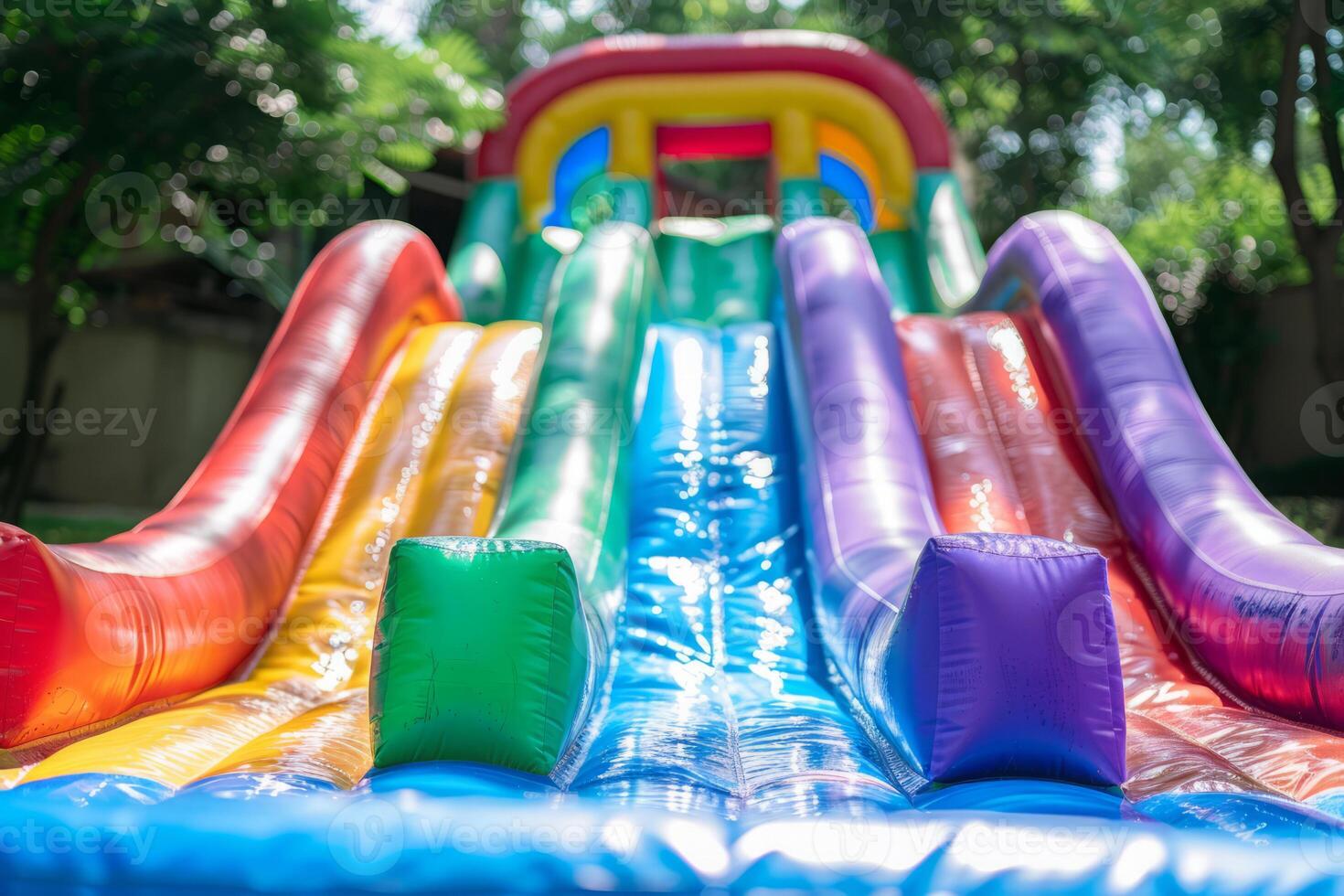 ai generiert bunt prallen rutschen zum Kinder Unterhaltung im Hinterhof foto