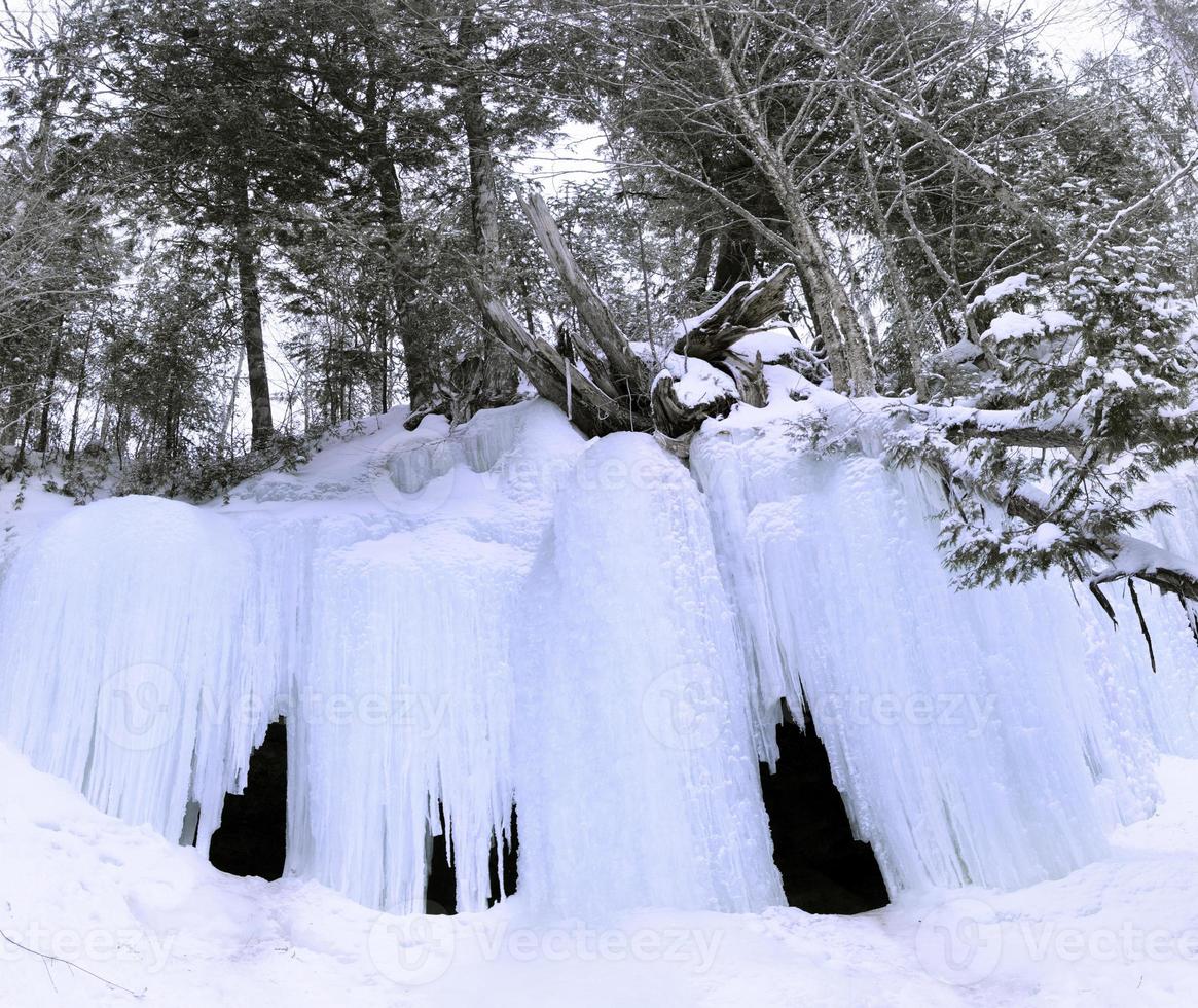 natürliche Winterhöhle foto