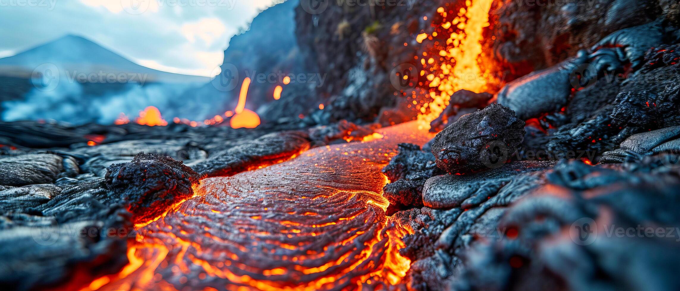 ai generiert dramatisch Nahansicht von glühend geschmolzen Lava fließen gegen ein dimmen Himmel, Hervorheben der Natur roh Leistung foto