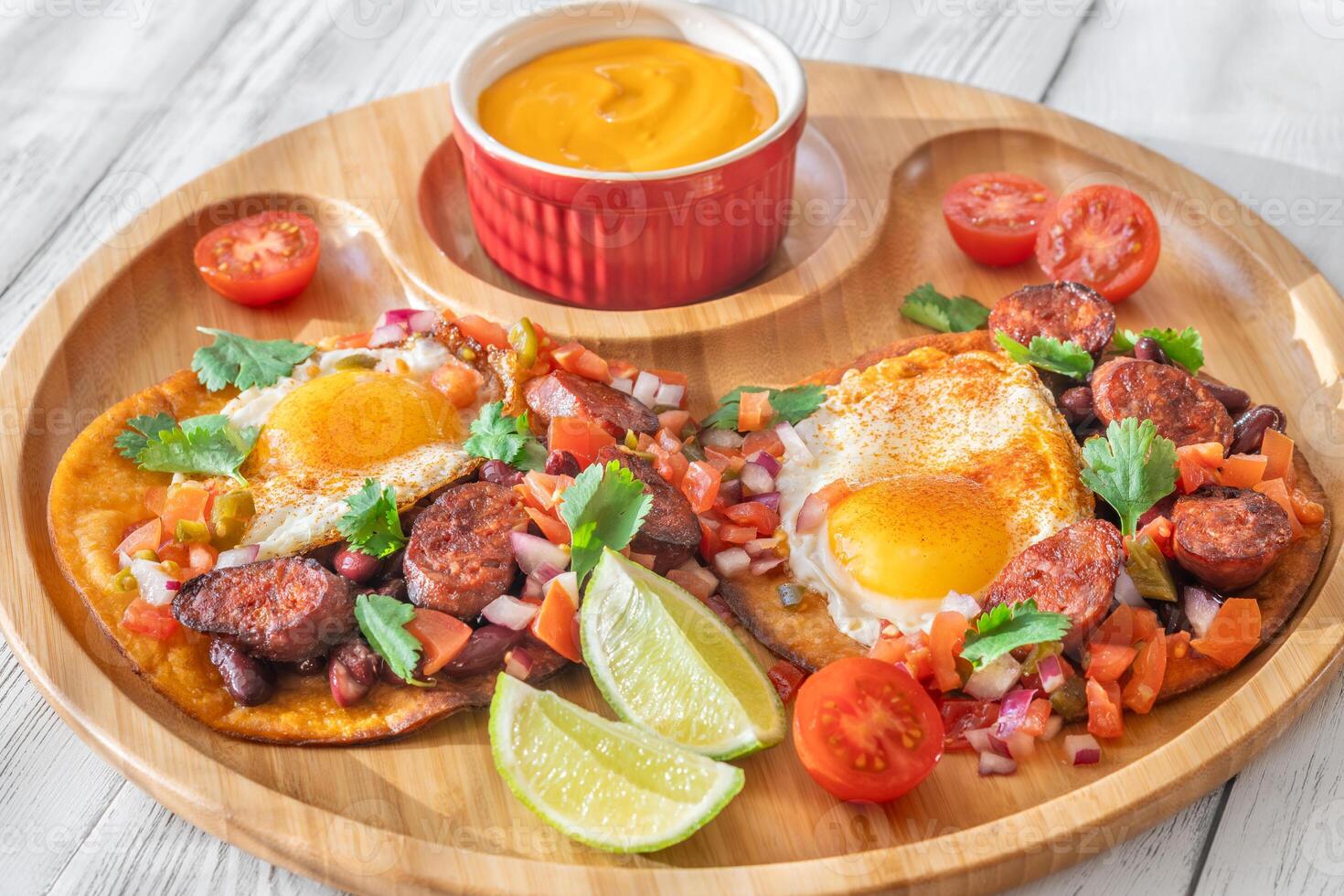 Chorizo und Ei tostadas foto