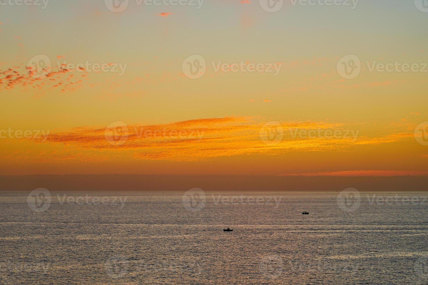 bunt Sonnenaufgang auf das Küste von gran Canaria foto