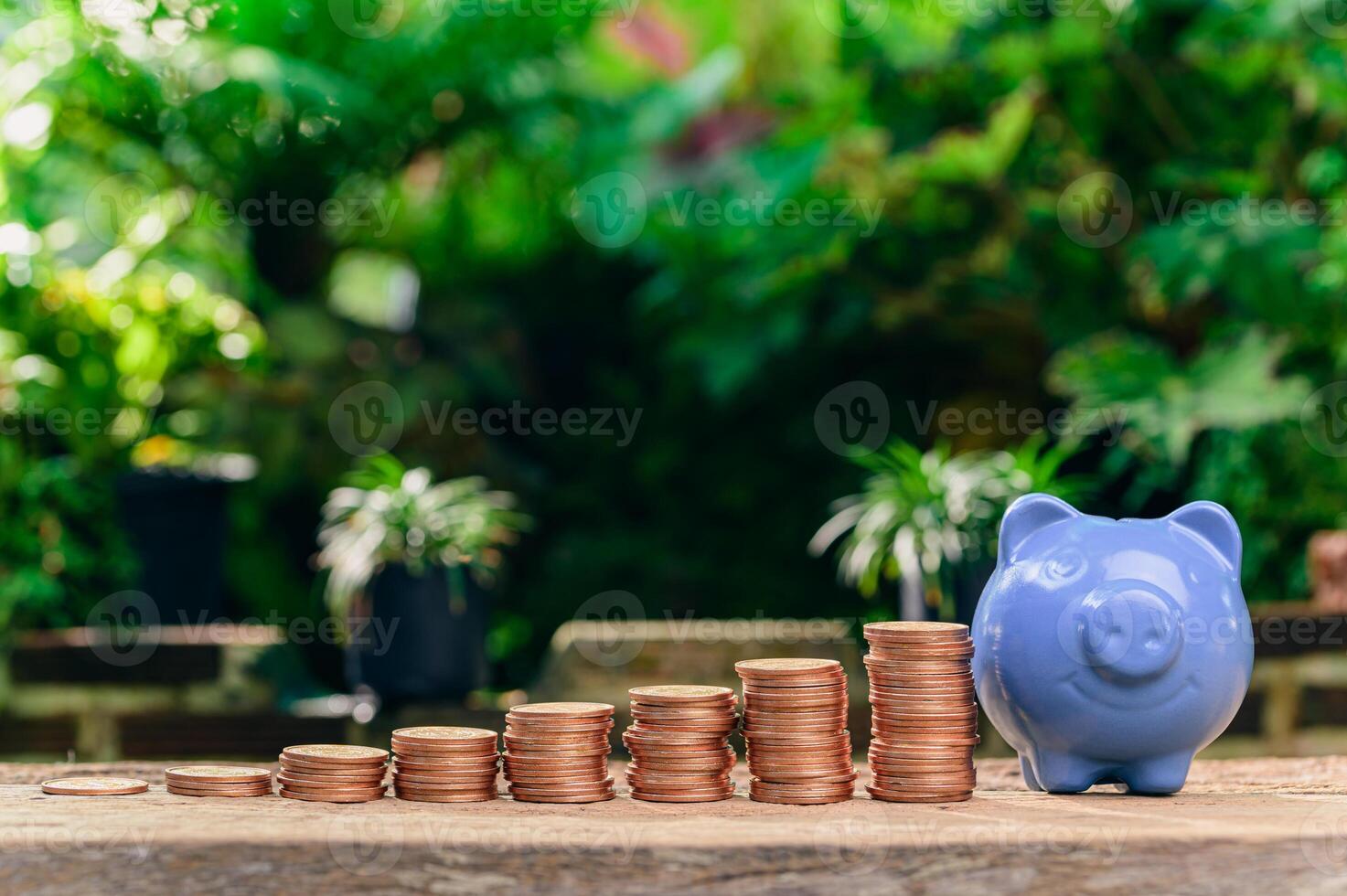 Sparen Sie Geld, investieren Sie Aktien, steigern Sie Ihr Einkommen. foto