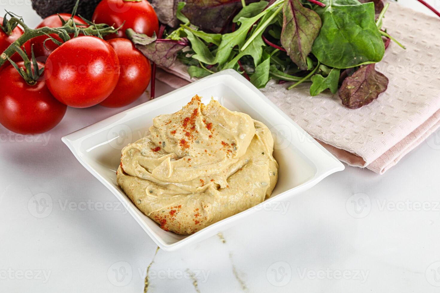 cremig Hummus im das Schüssel foto