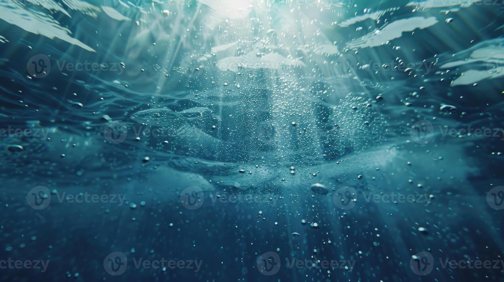 Blau Ozean Wellen von unter Wasser mit Blasen. Licht Strahlen leuchtenden durch. großartig zum Hintergründe. foto