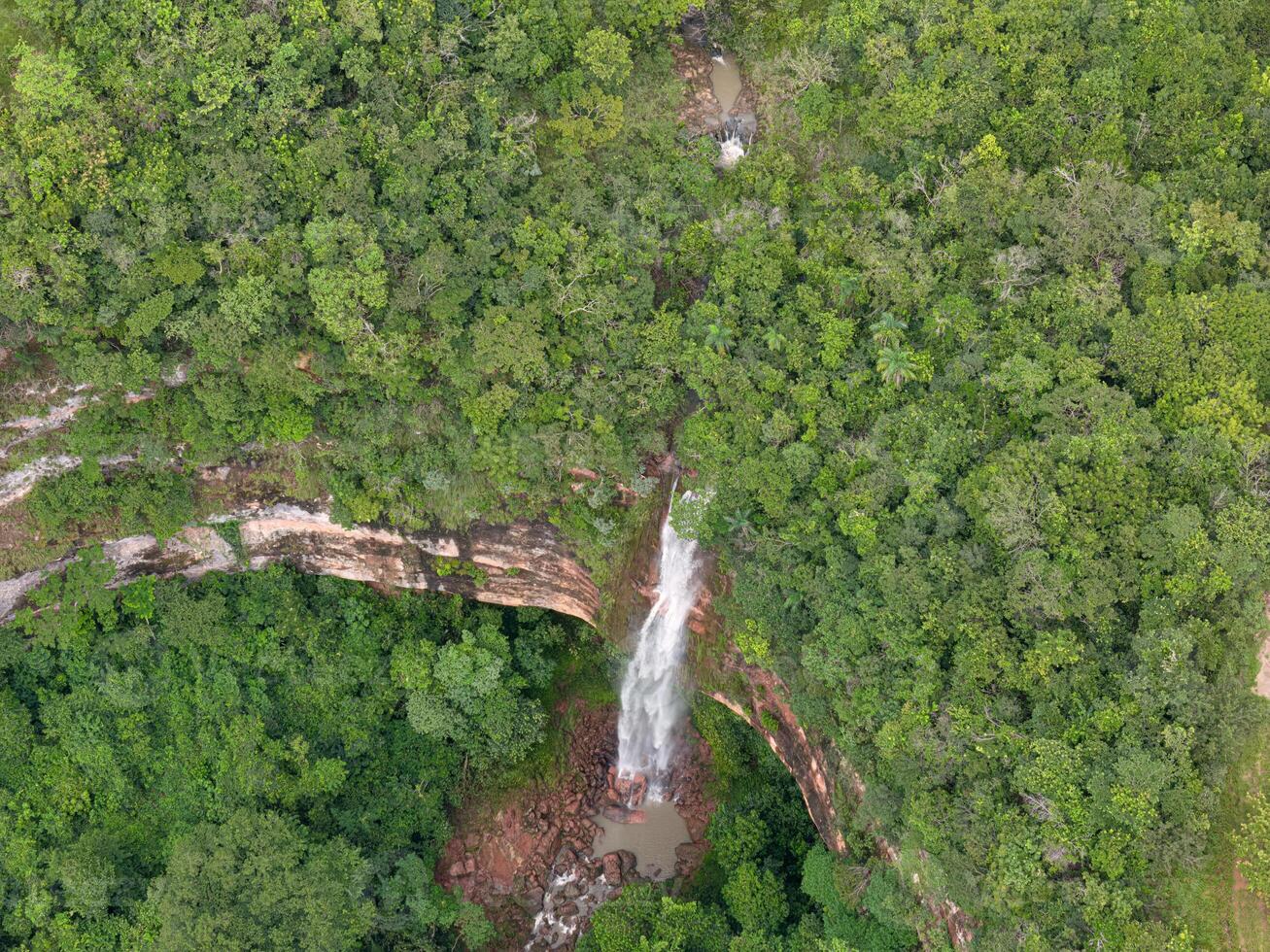 Wasserfall cachoeira tun socorro natürlich Tourist Stelle im cassilandia foto