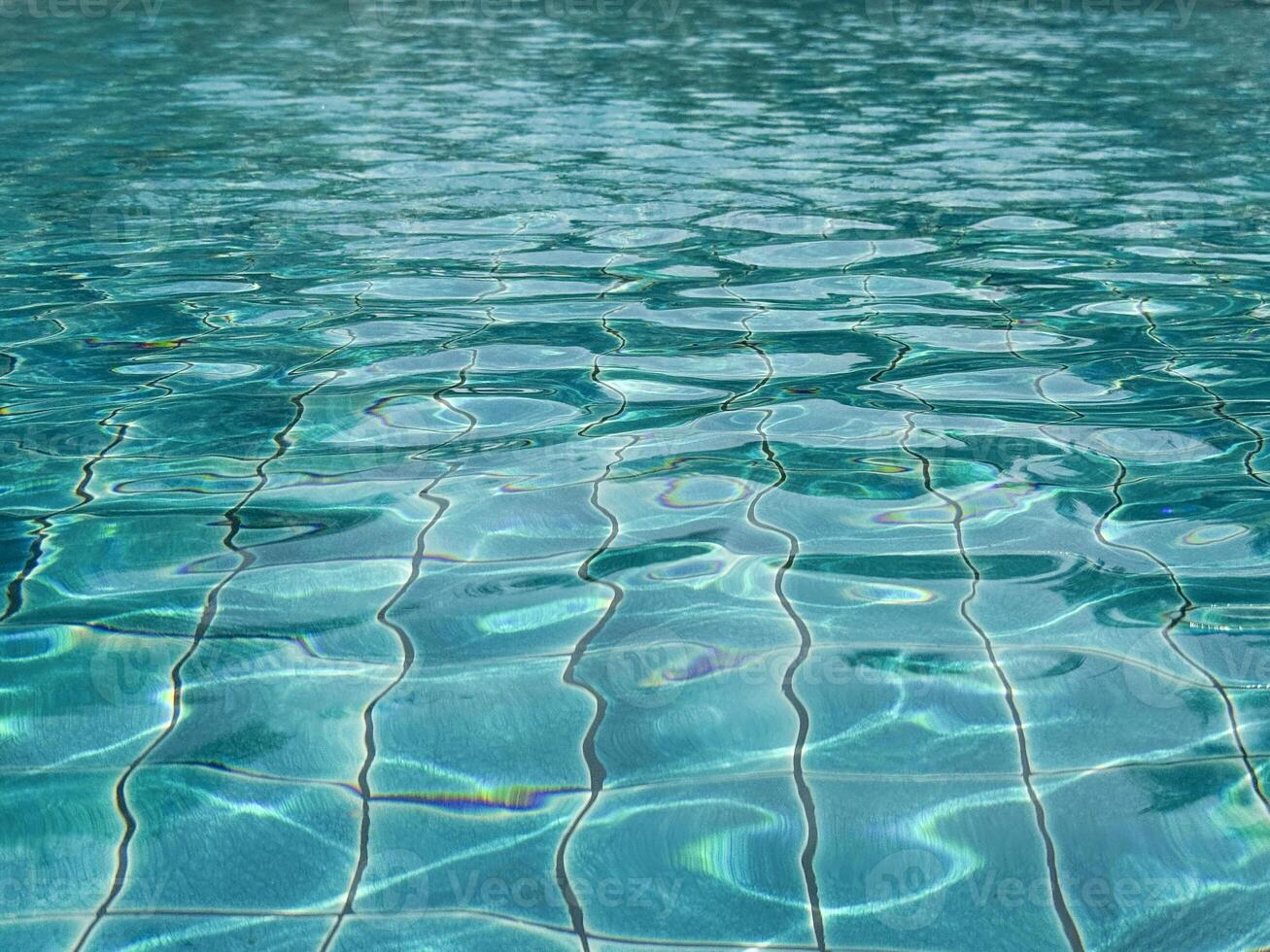 Wasser Wellen Über ein sandig Strand foto