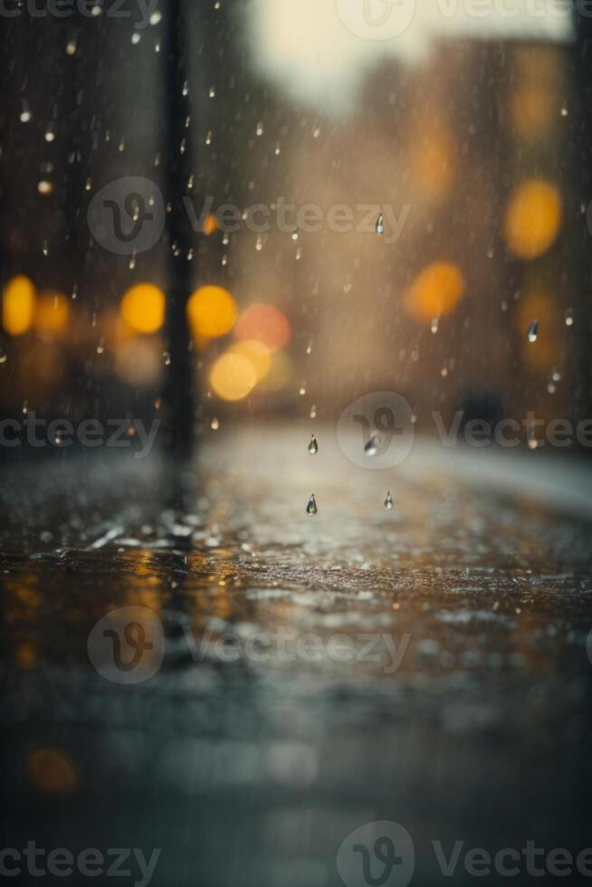 Regentropfen auf das Boden im das Regen foto