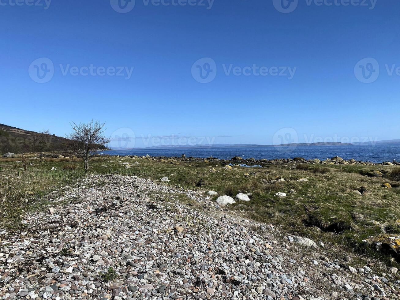 ein Aussicht von das Insel von arran im Schottland auf ein sonnig Tag foto