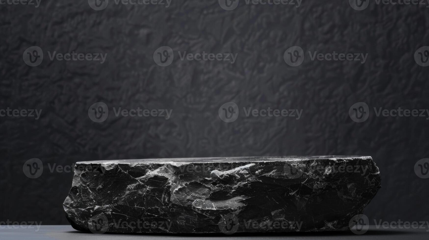 minimalistisch schwarz Felsen Podium Produkt Anzeige foto