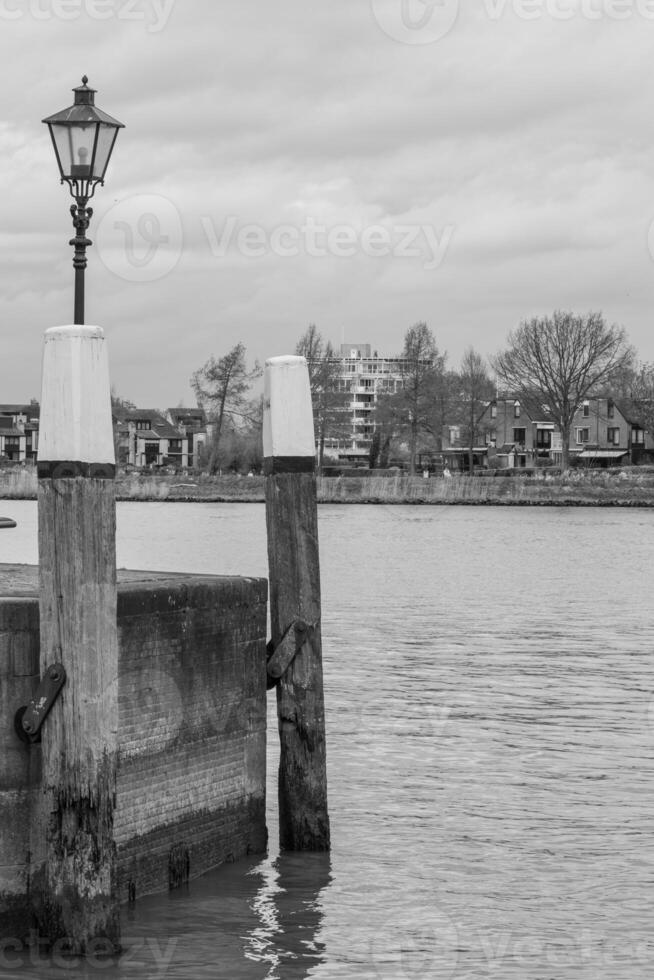 das Niederländisch Stadt von dordrecht foto