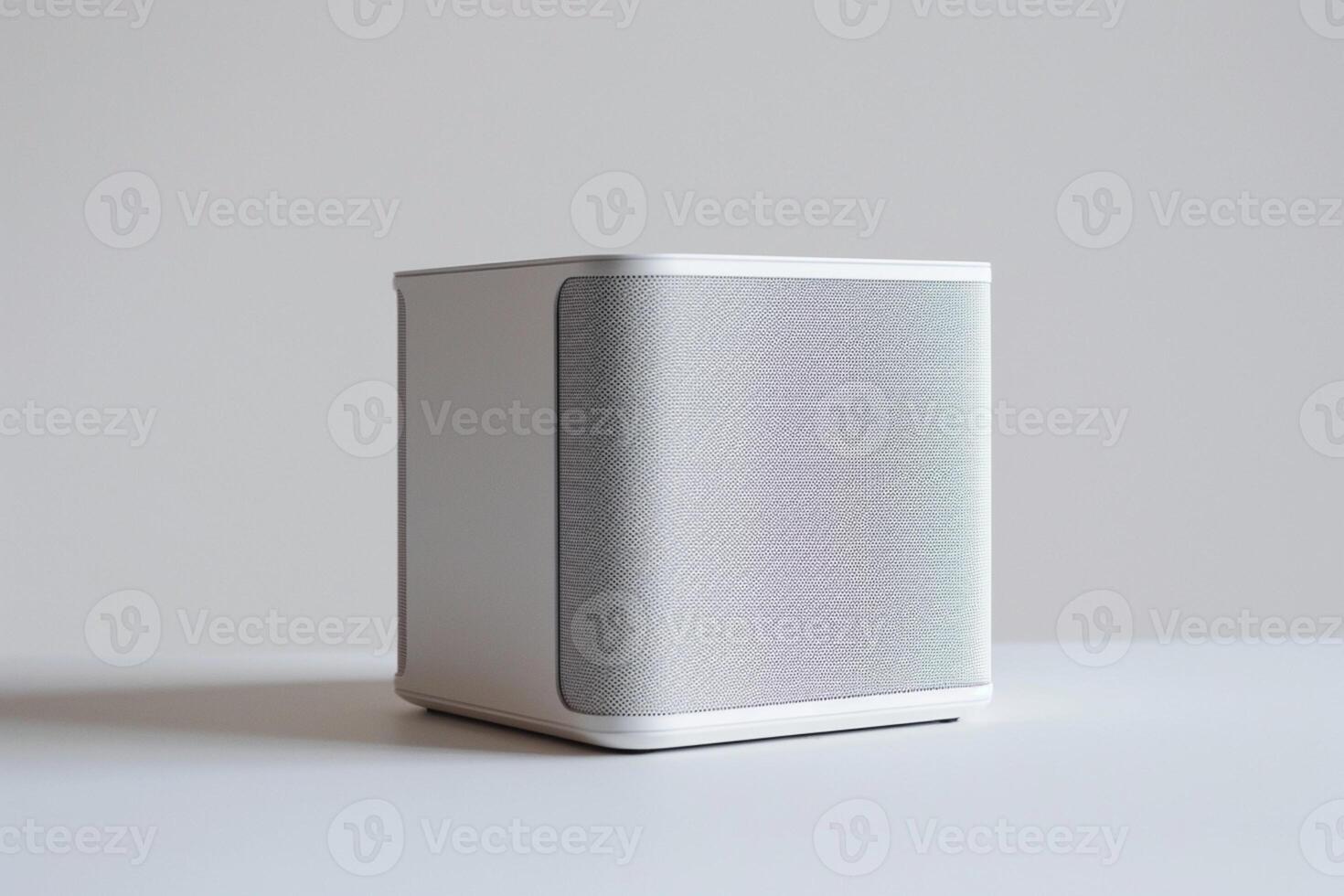 ein Computer Lautsprecher einstellen mit ein glatt, minimalistisch Design, präsentiert gegen ein rein Weiß Segeltuch foto