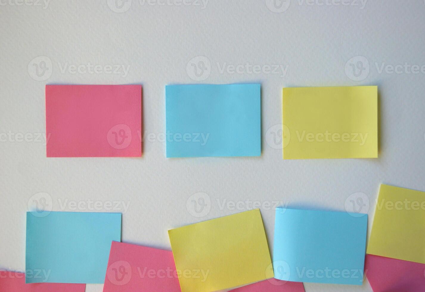 leeren Raum auf mehrfarbig Büro Aufkleber. foto