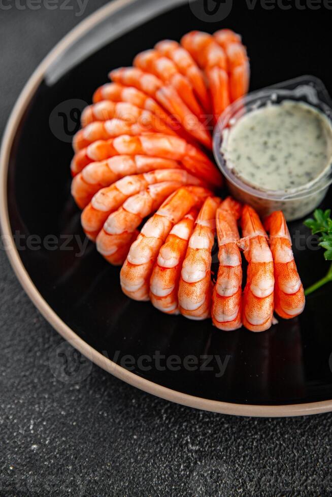 Garnele bereit zu Essen frisch Kochen Vorspeise Mahlzeit Essen Snack auf das Tabelle Kopieren Raum Essen Hintergrund rustikal foto