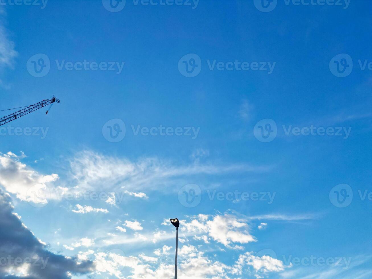 schön Himmel mit dramatisch Wolken Über Birmingham Stadt von England vereinigt Königreich, März 30., 2024 foto