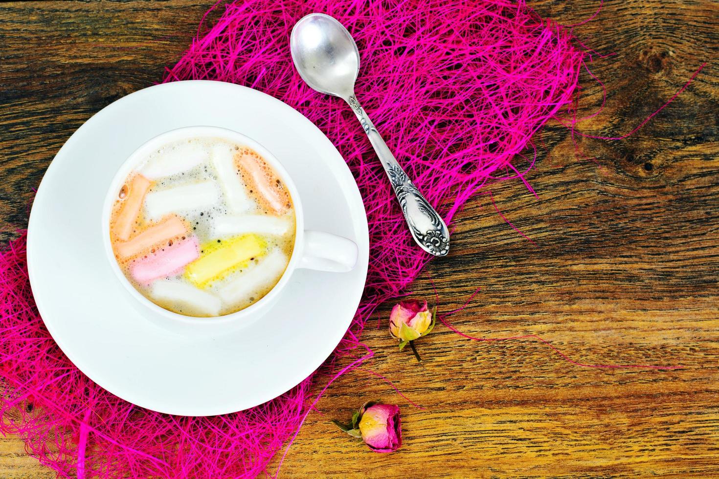 Kakao, Kaffee mit Marshmallows süße Speisen foto