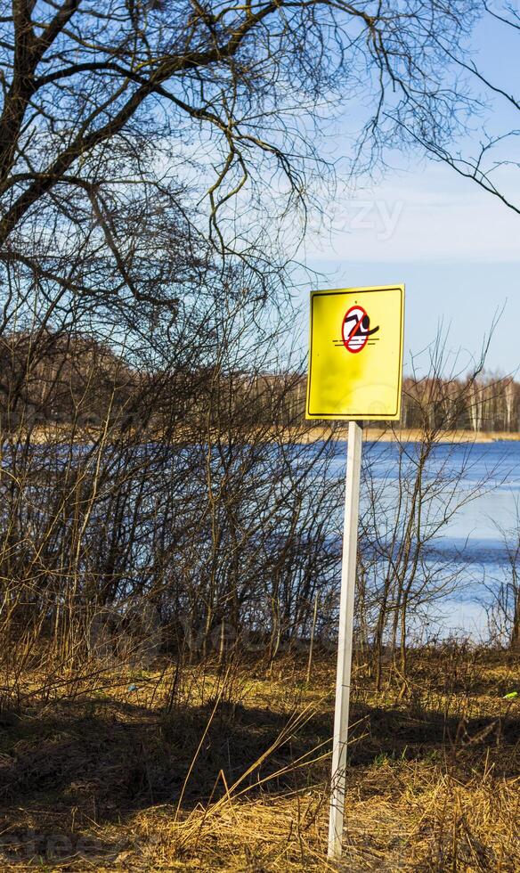 Landschaft Schuss von das See. draußen foto