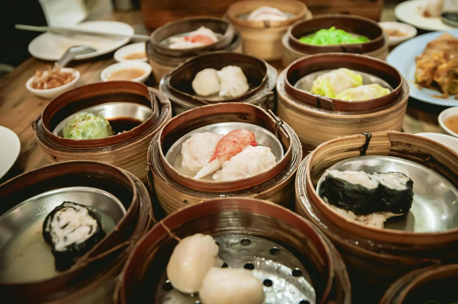 dim Summe, gedämpft gekocht Essen es ist ein Osten asiatisch Vorspeise. foto