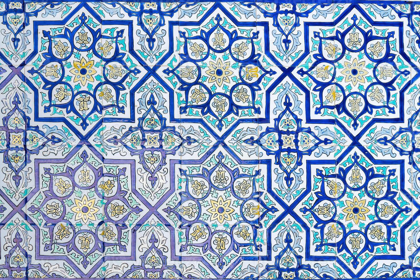 geometrisch traditionell islamisch Ornament. Fragment von ein Keramik Mosaik. foto