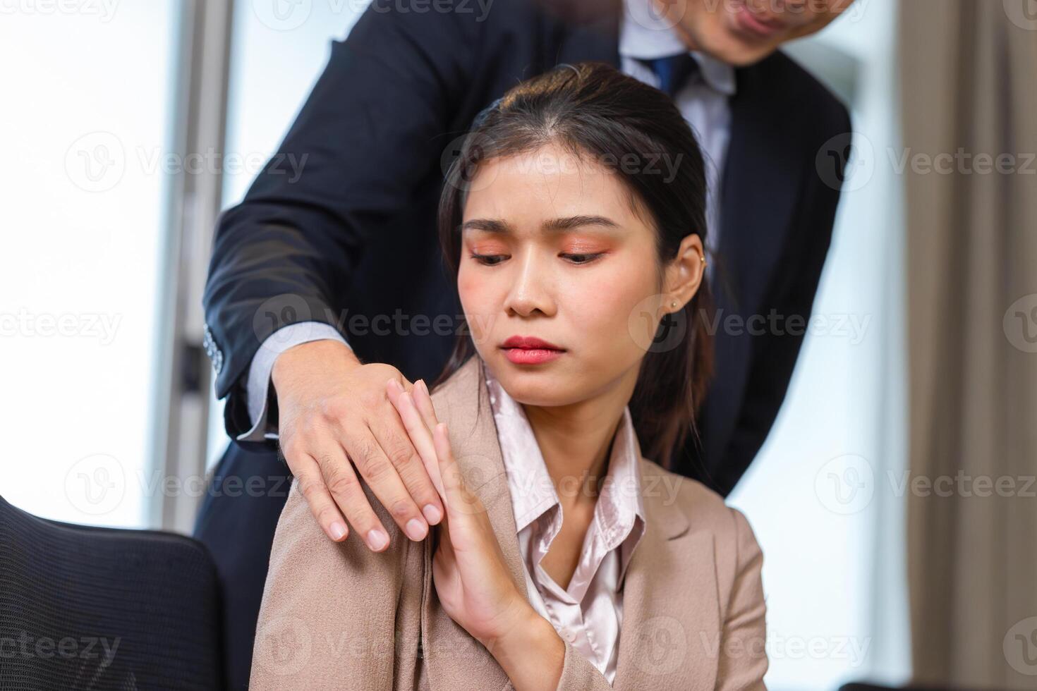 Manager und Sekretär Arbeiten im das Büro foto