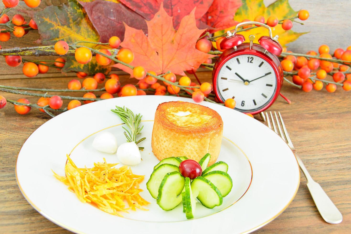 Ernährung und gesunde Ernährung. Frühstück mit Eiern in Fondant-Baguette foto