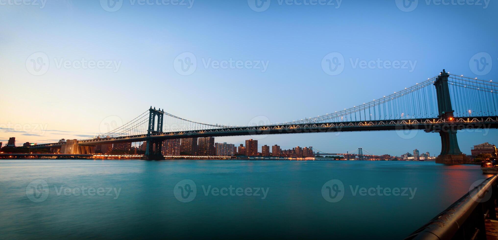 Manhattan Brücke bei Sonnenuntergang foto
