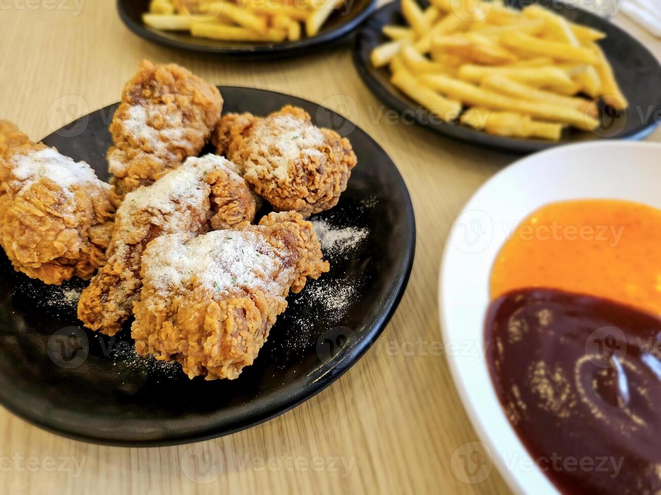 gebraten Hähnchen ist ein schnell Essen Das Menschen Liebe zu essen. foto