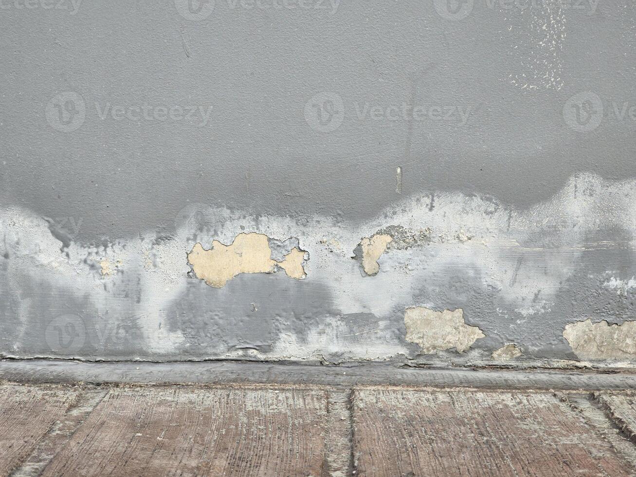 Peeling Mauer Farbe ist verursacht durch Feuchtigkeit und Schimmel. foto