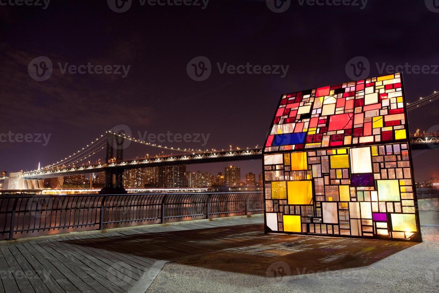 Tom Früchte, Koloniehaus, berühmt befleckt Glas Haus im Brooklyn Brücke Park, nyc. foto