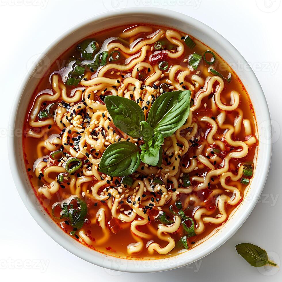 Spaghetti mit Soße. Pasta mit Soße. Nudeln im Schüssel isoliert auf Weiß Hintergrund mit Schatten foto