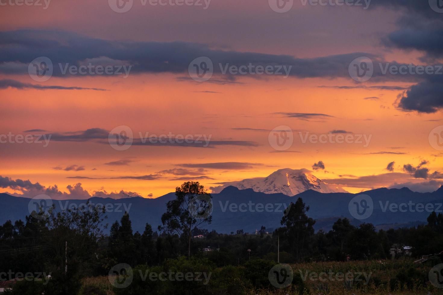 Vulkan Chimborazo, Ecuador bei Sonnenuntergang foto